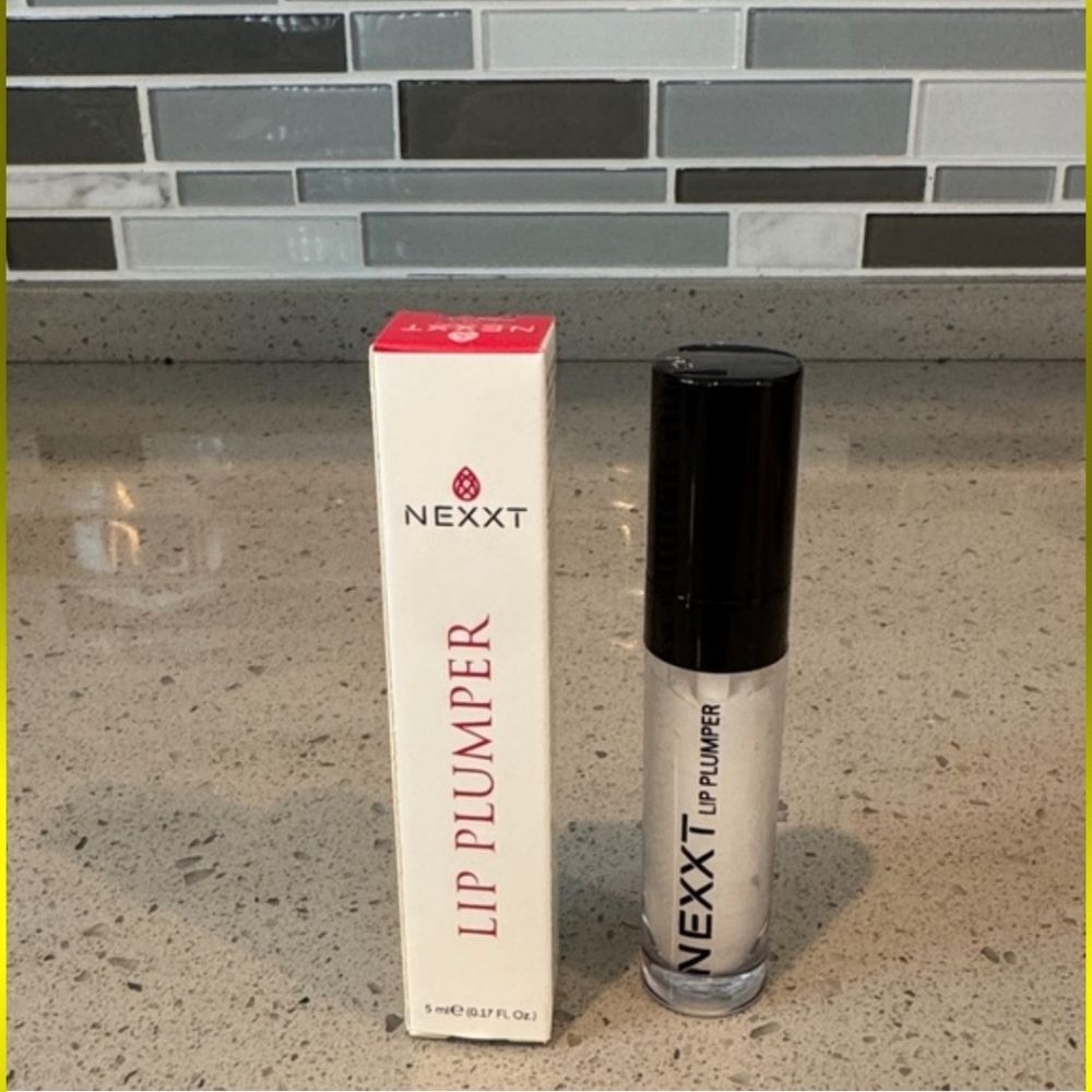 Nexxt Brand Shimmer Lip Plumper Glosd